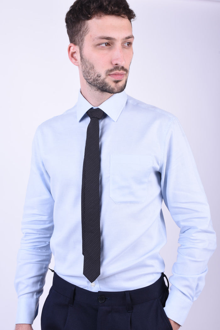 Cravata barbati din matase, negru cu buline albe